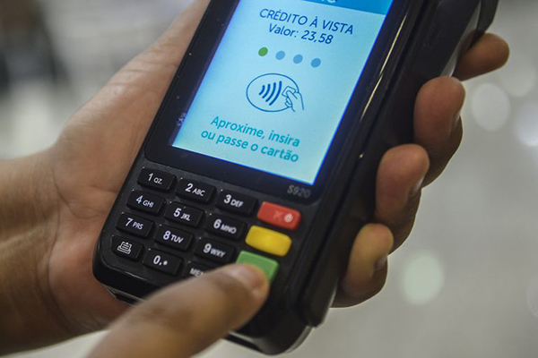 Metade dos brasileiros sofreu fraude em 2024, diz Serasa Experian