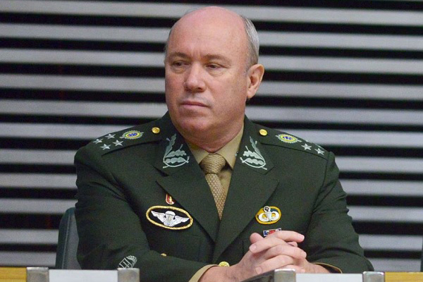 General Mauro Cid reclama de filho preso, se afasta de Bolsonaro e tensão sobe no caso das joias
