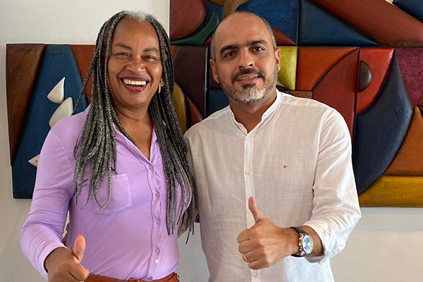 A deputada estadual Olívia Santana (PCdoB) e o presidente da UGT-BA, Marcelo Carvalho A deputada estadual Olívia Santana (PCdoB) e o presidente da UGT-BA, Marcelo Carvalho