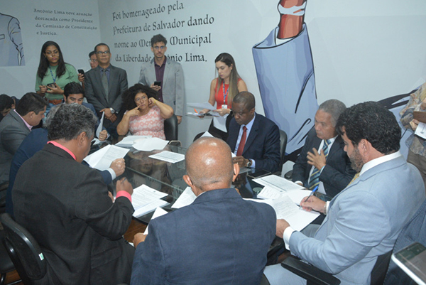 Reunião das comissões de Constituição e Justiça (CCJ) e de Finanças e Orçamento da Câmara Municipal de Salvador