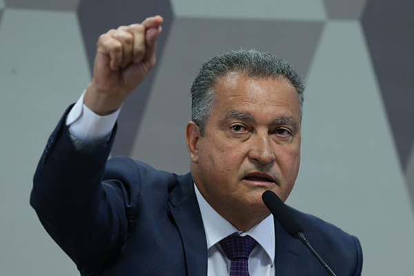 O ministro Rui Costa