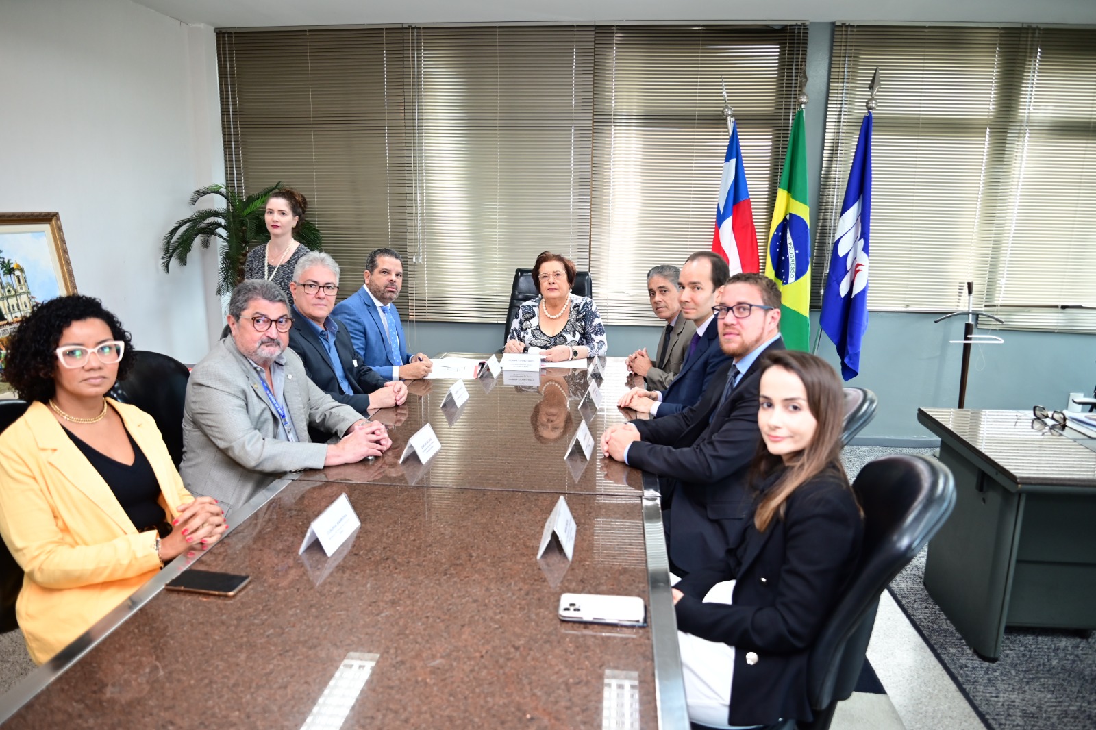 Acordo foi assinado pela procuradora-geral de Justiça Norma Cavalcanti e pelo secretário da Saeb Edelvino Góes, em reunião ocorrida no gabinete da PGJ, no CAB