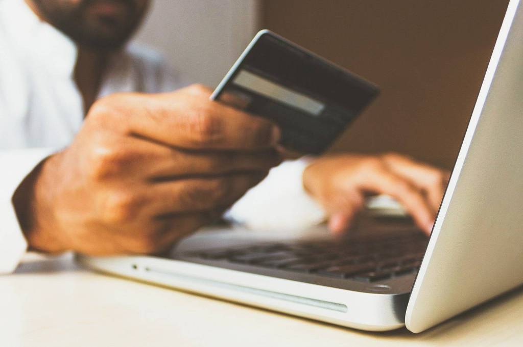 O debate sobre compras parceladas sem juros no cartão de crédito movimentou empresas do setor nos últimos dias O debate sobre compras parceladas sem juros no cartão de crédito movimentou empresas do setor nos últimos dias