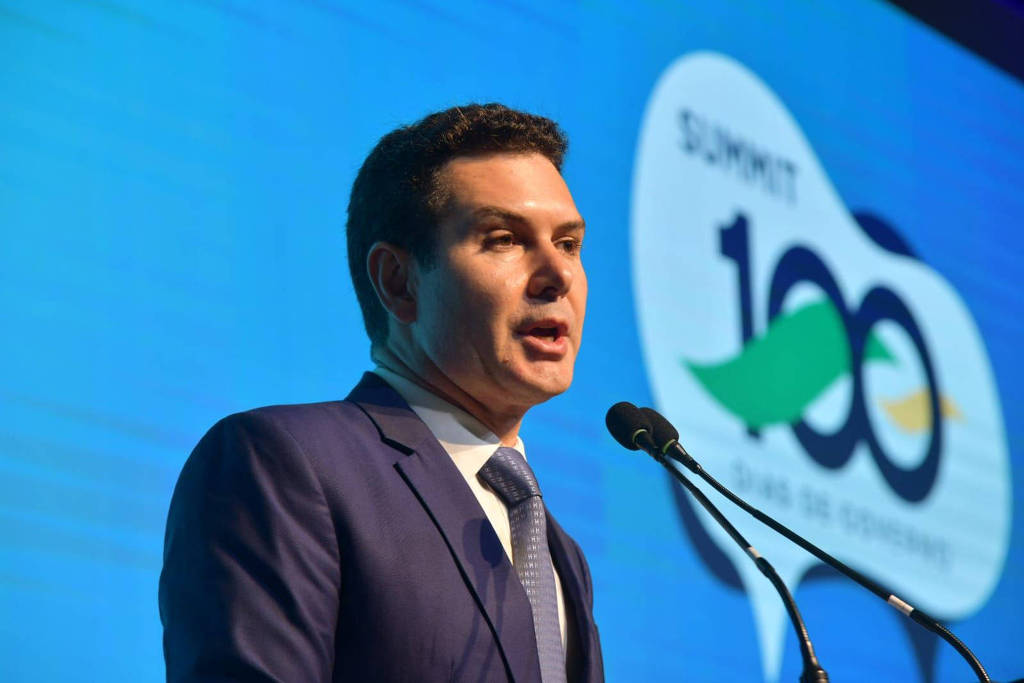 O ministro das Cidades, Jader Filho, no Summit 100 dias de governo, realizado pela Abrainc em abril de 2023