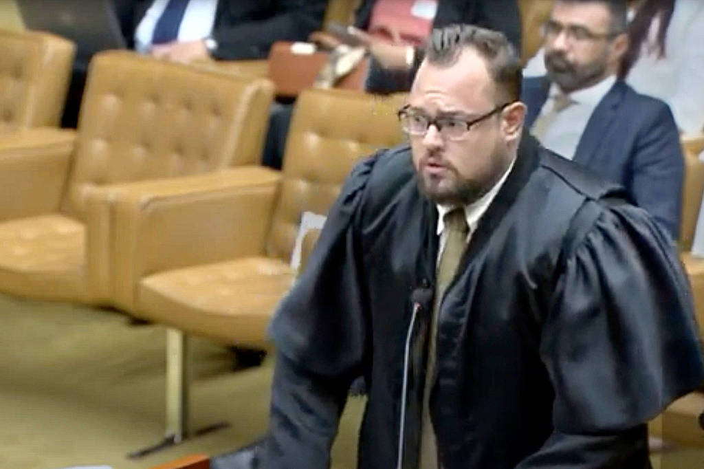 O advogado Hery Kattwinkel em julgamento do 8/1 no STF