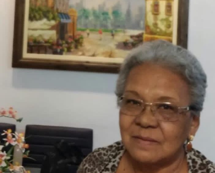 Elizete Rodrigues dos Santos foi colega de turma dos jornalistas e professores Ruy Espinheira, Heloísa Sampaio e Fernando Rocha Elizete Rodrigues dos Santos foi colega de turma dos jornalistas e professores Ruy Espinheira, Heloísa Sampaio e Fernando Rocha
