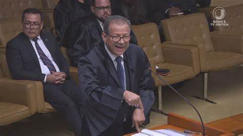 Sebastião Coelho da Silva teve como clientes funcionário dos Correios e dono de restaurante da Câmara