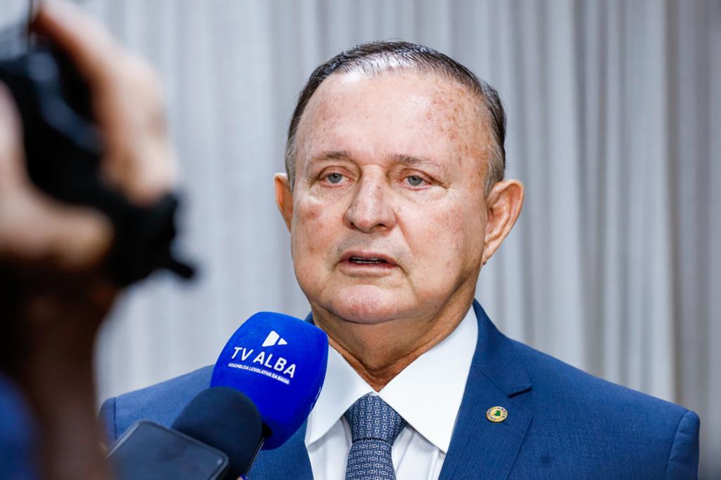 Presidente da Assembleia Legislativa da Bahia (Alba), deputado estadual Adolfo Menezes (PSD) Presidente da Assembleia Legislativa da Bahia (Alba), deputado estadual Adolfo Menezes (PSD)