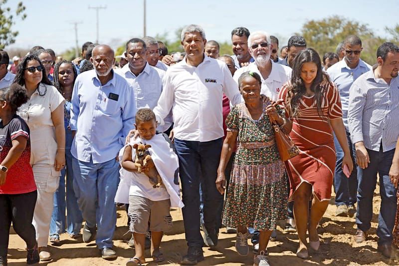 Estrada beneficia 700 famílias quilombolas