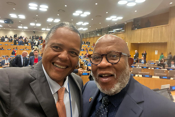 O deputado federal Antonio Brito (PSD) com o presidente da Assembleia da ONU, Dennis Francis