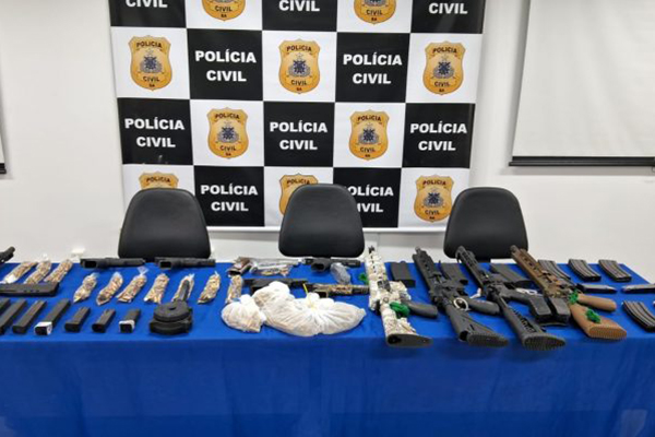 Armamento apreendido pela Polícia Civil da Bahia