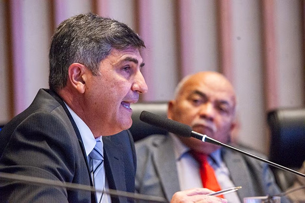 Na CPI da Câmara Legislativa do DF, general Carlos Penteado culpou Gonçalves Dias por erros no dia 8 de janeiro, após ex-ministro citá-lo em CPI no Congresso Na CPI da Câmara Legislativa do DF, general Carlos Penteado culpou Gonçalves Dias por erros no dia 8 de janeiro, após ex-ministro citá-lo em CPI no Congresso