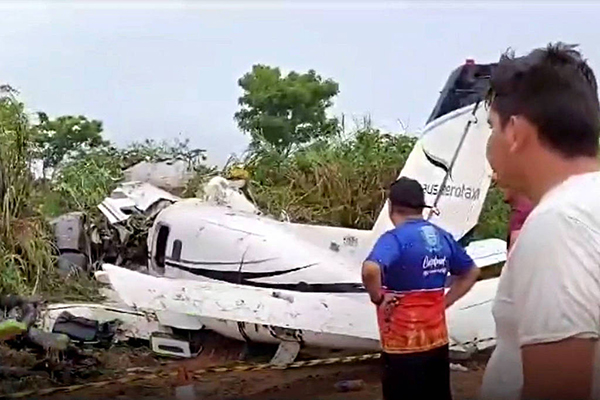 Aeronave caiu em Barcelos, no Amazonas, neste sábado, 16 Aeronave caiu em Barcelos, no Amazonas, neste sábado, 16