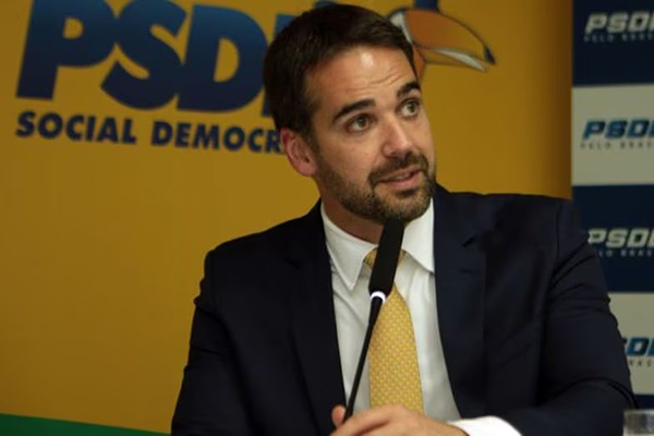 Eduardo Leite ordenou apuração de denúncia de racismo na Brigada Militar do RS Eduardo Leite ordenou apuração de denúncia de racismo na Brigada Militar do RS