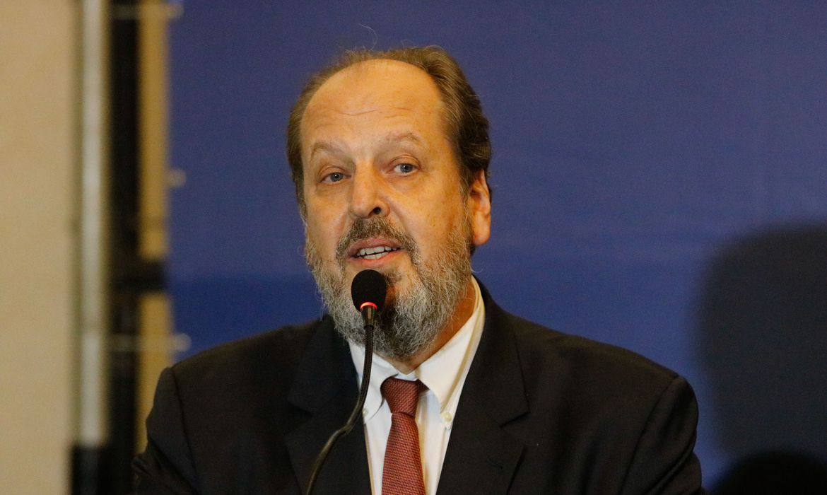 Executivo faleceu neste sábado em Santos, sua cidade natal Executivo faleceu neste sábado em Santos, sua cidade natal