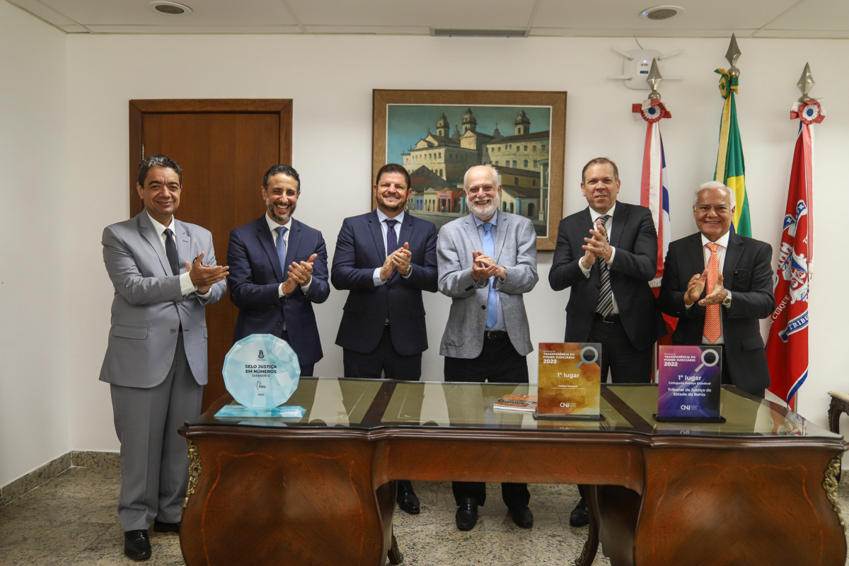 A UPB é uma associação civil, sem fins lucrativos, com caráter federativo, sem vínculo partidário, fundada em 13 de agosto de 1964, com atribuições na defesa dos interesses dos 417 municípios baianos.
