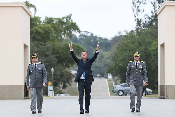 Bolsonaro chega para a formatura da turma de 2021 da Academia Militar das Agulhas Negras (RJ)