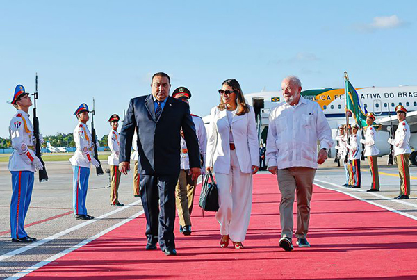 Chegada do presidente Lula à Havana, nesta sexta-feira (15) Chegada do presidente Lula à Havana, nesta sexta-feira (15)