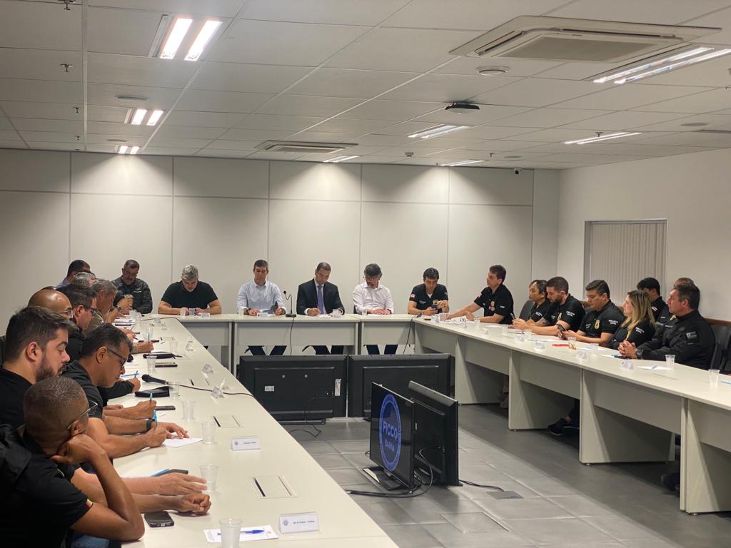 Membros da Secretaria da Segurança Pública da Bahia (SSP-BA) e da Polícia Federal se encontraram na manhã deste sábado (16), no Centro de Operações e Inteligência (COI)