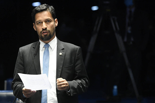 Relator do projeto do Desenrola Brasil no Senado, Rodrigo Cunha (Podemos-AL) Relator do projeto do Desenrola Brasil no Senado, Rodrigo Cunha (Podemos-AL)