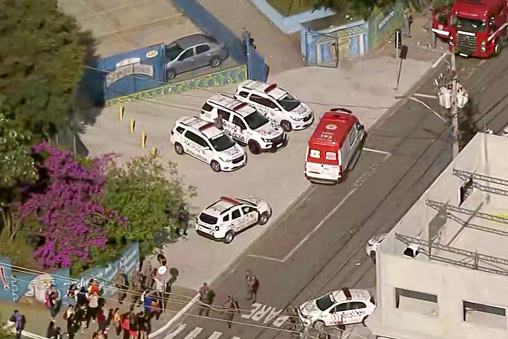 Ataque a tiros em escola de São Paulo deixa ao menos três feridos Ataque a tiros em escola de São Paulo deixa ao menos três feridos