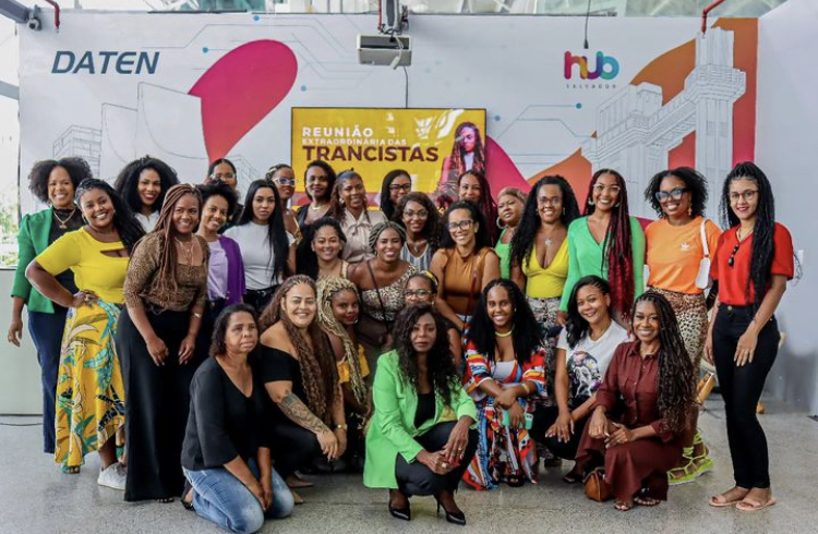 Foto da primeira reunião das trancistas Foto da primeira reunião das trancistas