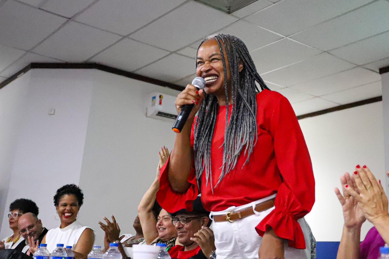 A deputada lembrou do projeto político do partido e falou da importância de uma candidatura unificada que aglutine as forças da esquerda