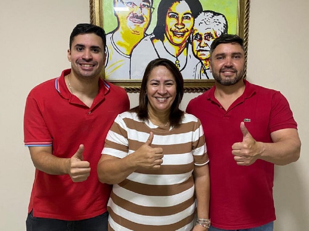 O governo municipal da quinta maior cidade da Bahia promoveu mudanças no primeiro escalão da administração