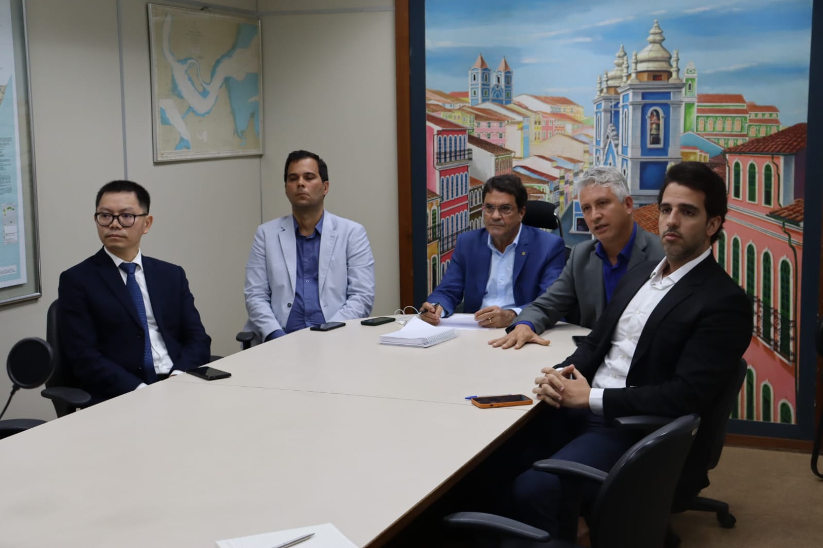 Autoridades da Bahia e empresas chinesas firmam parceria com foco no desenvolvimento da economia por meio da mineração Autoridades da Bahia e empresas chinesas firmam parceria com foco no desenvolvimento da economia por meio da mineração