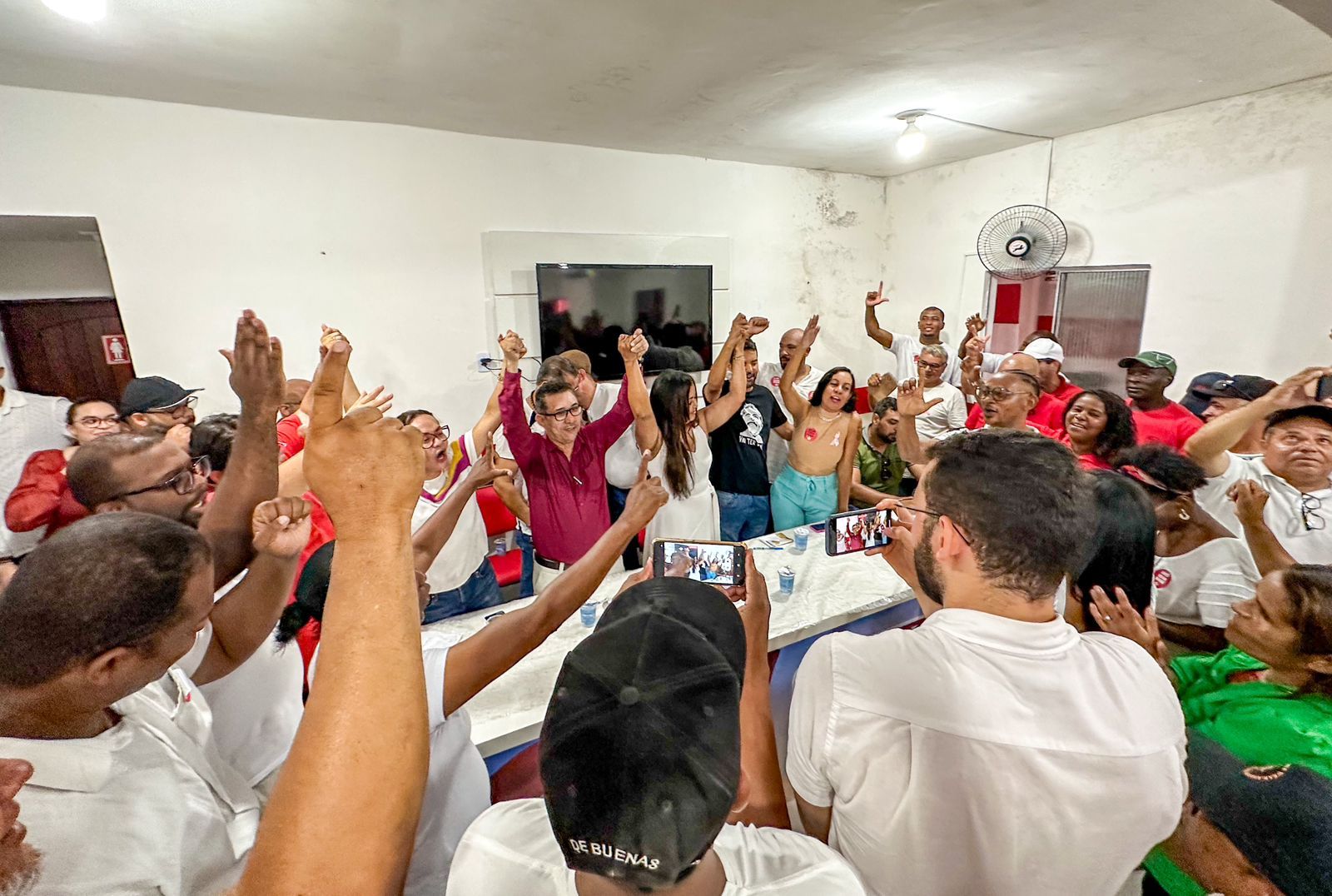 Os dirigentes defendem que o partido deva seguir com Marivalda após pesquisas apontarem a liderança da atual vice-prefeita na corrida eleitoral de 2024