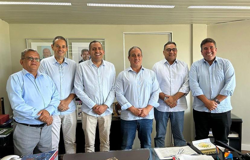 Tum se reuniu com deputados durante almoço nesta segunda-feira (30) Tum se reuniu com deputados durante almoço nesta segunda-feira (30)