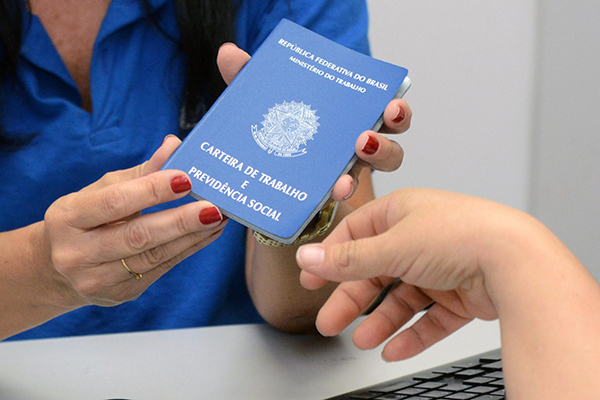 Bahia tem a maior taxa de desemprego do país e Mato Grosso, a menor, diz IBGE Bahia tem a maior taxa de desemprego do país e Mato Grosso, a menor, diz IBGE