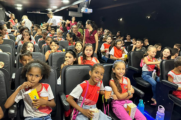 Cine Ferbasa é uma iniciativa sociocultural da Companhia de Ferro Ligas da Bahia