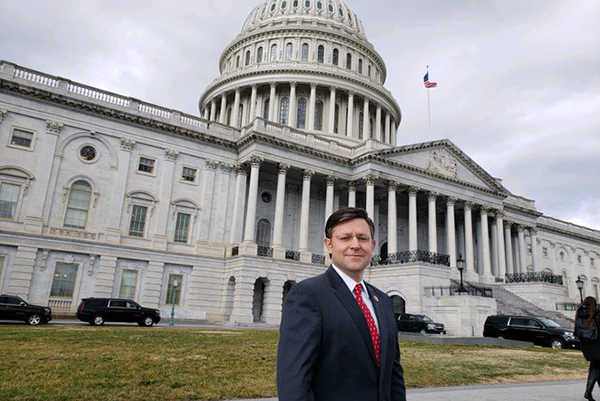 O republicano Mike Johnson