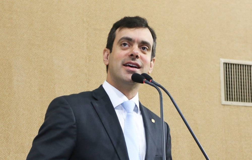 Deputado estadual Tiago Correia (PSDB) 