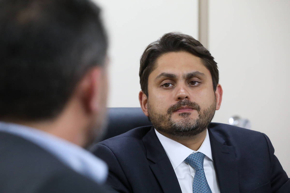 O ministro das Comunicações do governo Lula (PT), Juscelino Filho, durante reunião no ministério O ministro das Comunicações do governo Lula (PT), Juscelino Filho, durante reunião no ministério