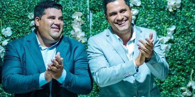 David dos Anjos e Ricardo Mascarenhas, vice-prefeito e prefeito de Itaberaba, respectivamente 