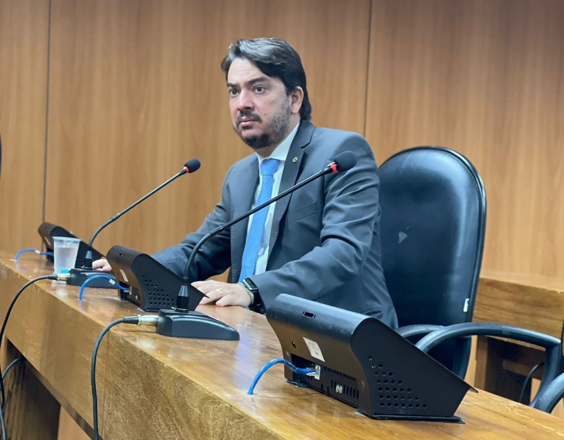 Deputado Pedro Tavares