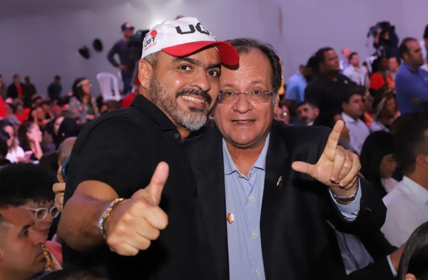 O presidente da UGT-BA, Marcelo Carvalho, com o secretário estadual do Turismo, Maurício Bacelar O presidente da UGT-BA, Marcelo Carvalho, com o secretário estadual do Turismo, Maurício Bacelar