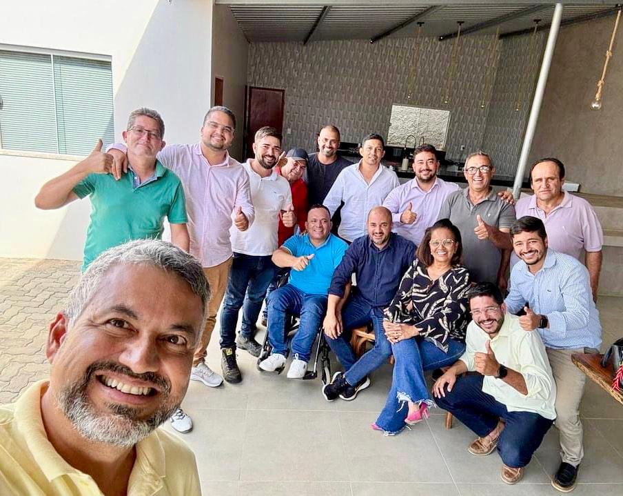 Elmo Vaz reúne base aliada e traça projetos para o futuro da cidade 
