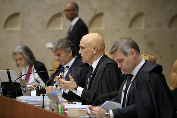 Alexandre de Moraes e outros ministros em sessão plenária desta quarta-feira (29)