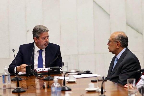 O presidente da Câmara, Arthur Lira (PP-AL), com o ministro do STF, Gilmar Mendes O presidente da Câmara, Arthur Lira (PP-AL), com o ministro do STF, Gilmar Mendes