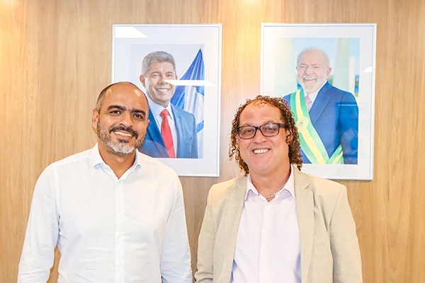 O presidente da UGT-BA, Marcelo Carvalho, com o chefe de Gabinete da Setre-BA, Juremar de Oliveira