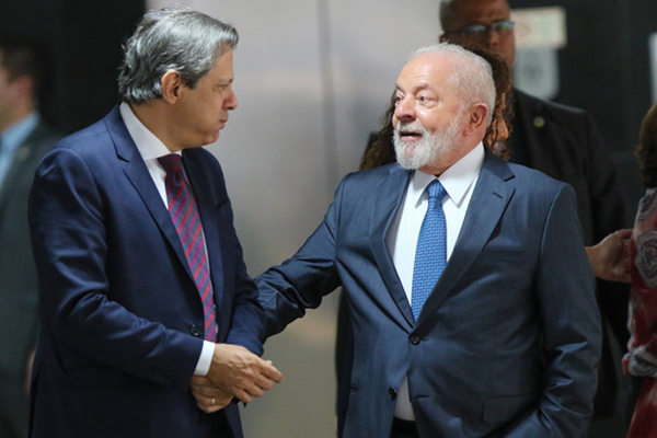 O presidente Lula com o ministro Fernando Haddad O presidente Lula com o ministro Fernando Haddad