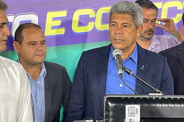 O governador Jerônimo Rodrigues