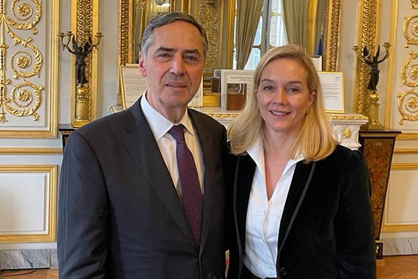 O presidente do STF, Luís Roberto Barroso, assumiu um namoro com a desembargadora federal Carmen Silvia Arruda O presidente do STF, Luís Roberto Barroso, assumiu um namoro com a desembargadora federal Carmen Silvia Arruda