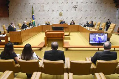 Parlamentares da esquerda, do centro e da direita, apontam que decisão ‘pode induzir à autocensura’ e ‘afeta a liberdade de expressão’ Parlamentares da esquerda, do centro e da direita, apontam que decisão ‘pode induzir à autocensura’ e ‘afeta a liberdade de expressão’
