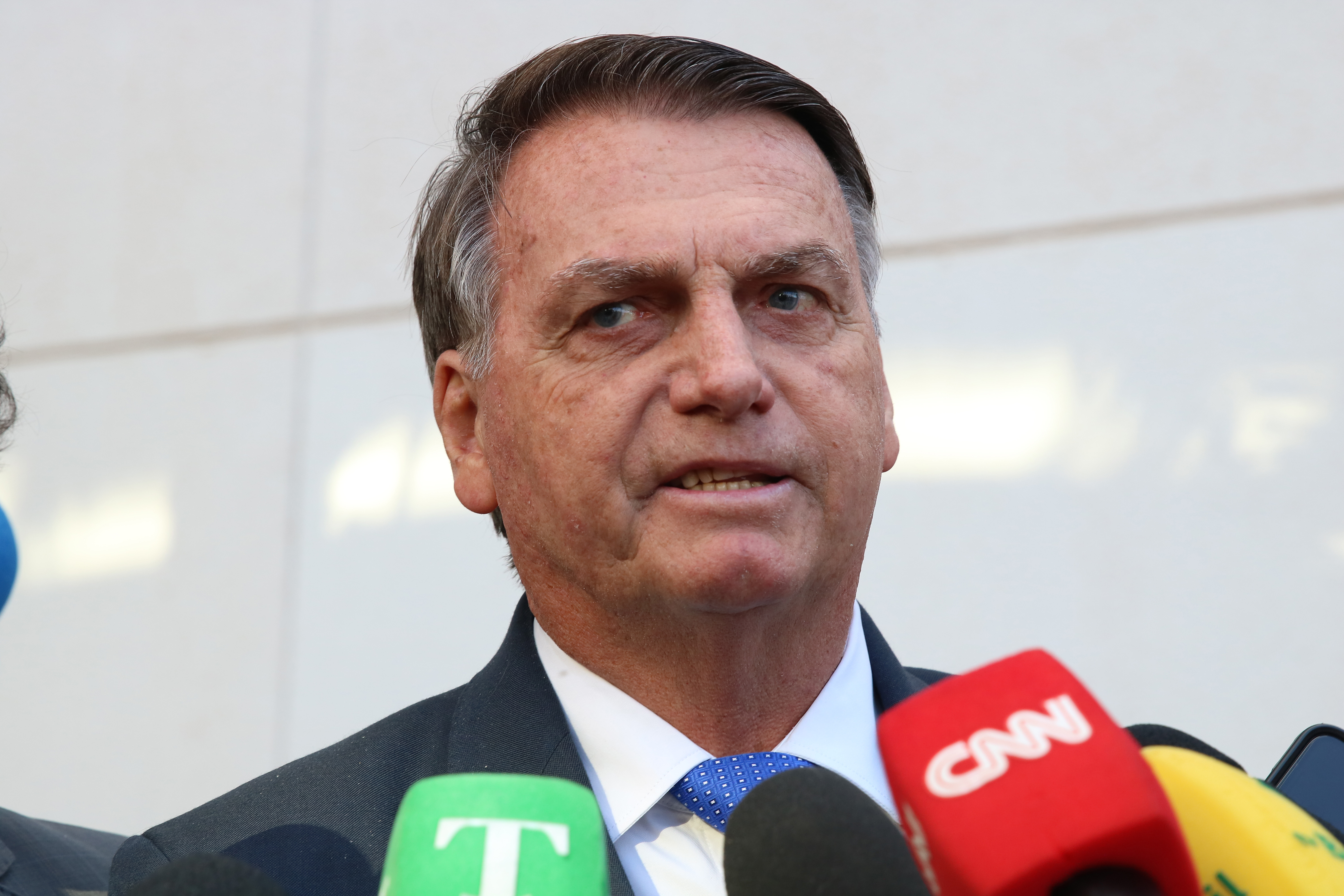 O ex-presidente Jair Bolsonaro recebeu alta do hospital O ex-presidente Jair Bolsonaro recebeu alta do hospital
