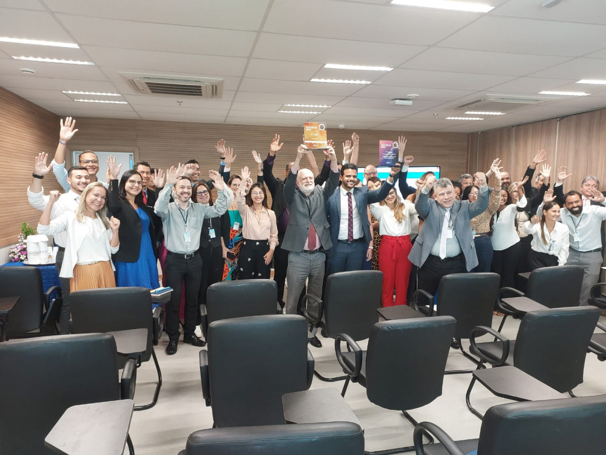 A reunião, ocorrida na tarde da segunda-feira (11), na sala 309, do Anexo II, foi marcada por agradecimentos pela conquista do Prêmio Selo Diamante no Programa Nacional da Transparência Pública 2023 A reunião, ocorrida na tarde da segunda-feira (11), na sala 309, do Anexo II, foi marcada por agradecimentos pela conquista do Prêmio Selo Diamante no Programa Nacional da Transparência Pública 2023