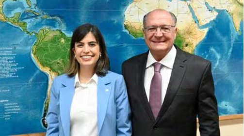 A deputada federal Tabata Amaral e o vice-presidente da República, Geraldo Alckmin, em evento do PSB em Brasília A deputada federal Tabata Amaral e o vice-presidente da República, Geraldo Alckmin, em evento do PSB em Brasília